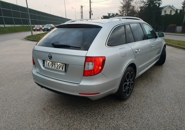 Skoda Superb cena 23500 przebieg: 374135, rok produkcji 2012 z Kielce małe 67